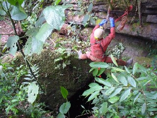 nouvelle entrée de la grotte du 20e